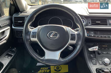 Хетчбек Lexus CT 2012 в 