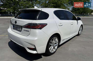 Хетчбек Lexus CT 2015 в 