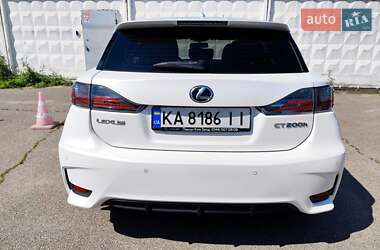 Хэтчбек Lexus CT 2016 в 