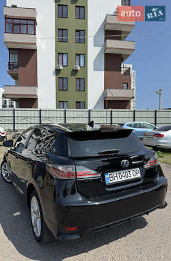 Хэтчбек Lexus CT 2014 в 