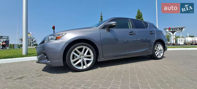 Хэтчбек Lexus CT 2016 в Киеве