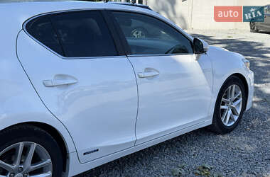 Хетчбек Lexus CT 2015 в 
