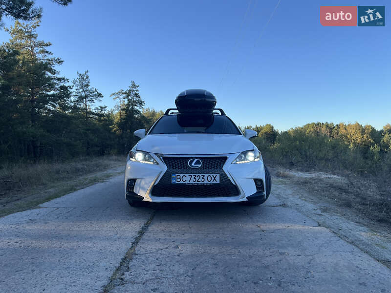 Хэтчбек Lexus CT 2015 в Киеве
