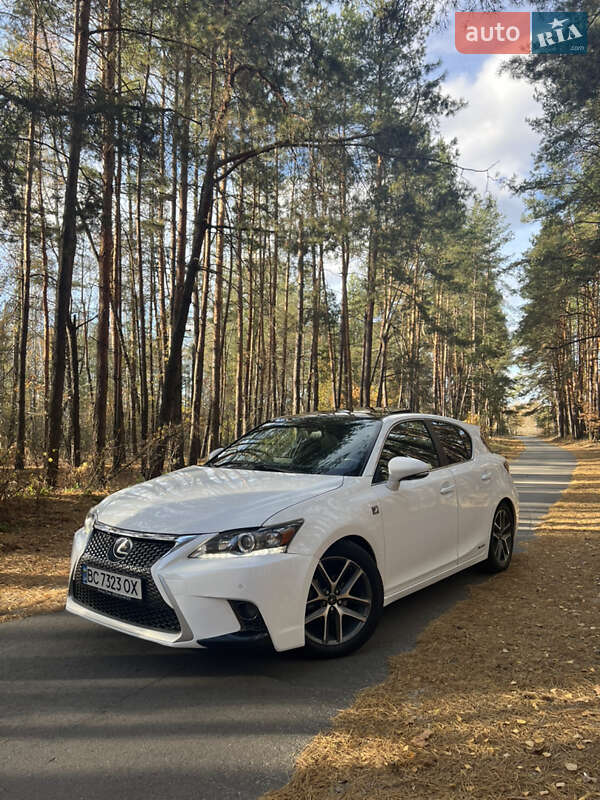 Хэтчбек Lexus CT 2015 в Киеве