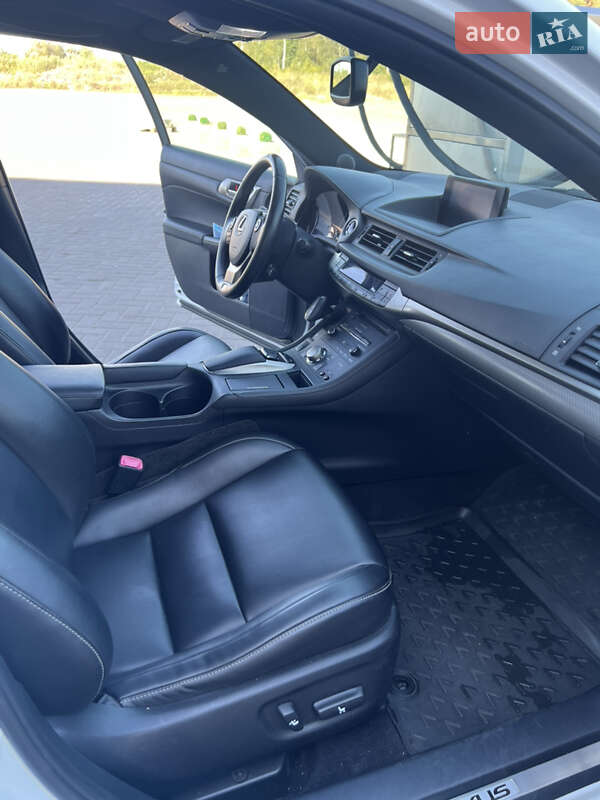 Хэтчбек Lexus CT 2015 в Киеве