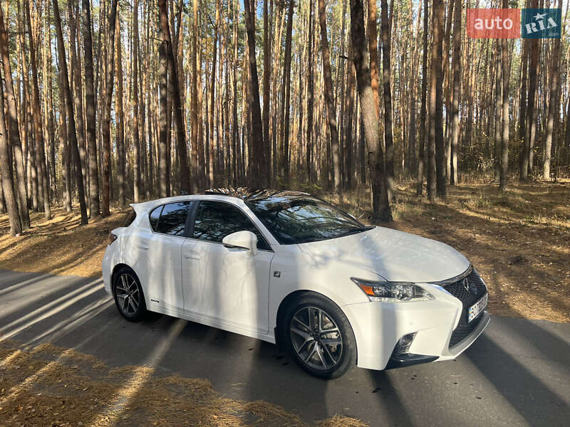 Хэтчбек Lexus CT 2015 в Киеве