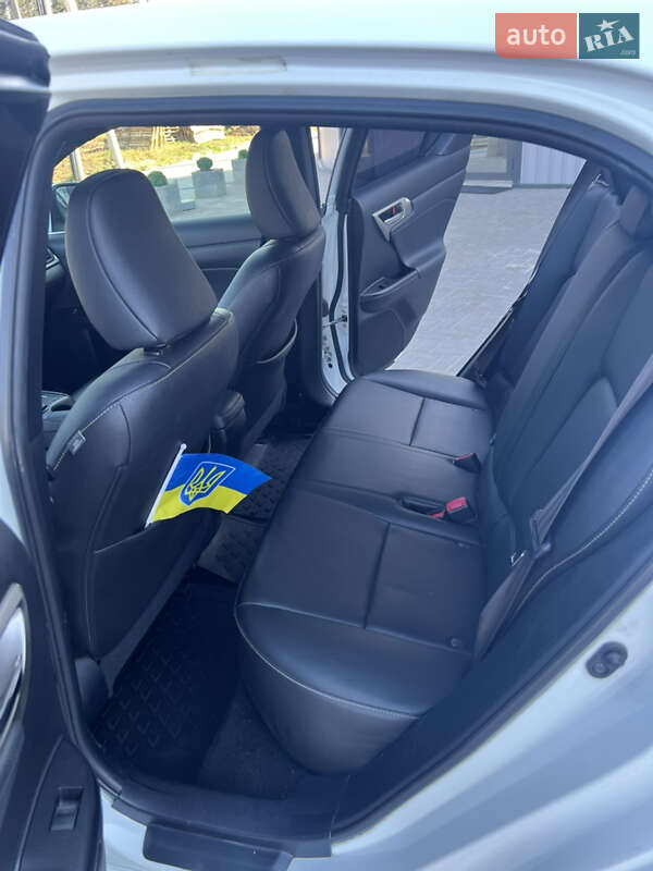 Хэтчбек Lexus CT 2015 в Киеве