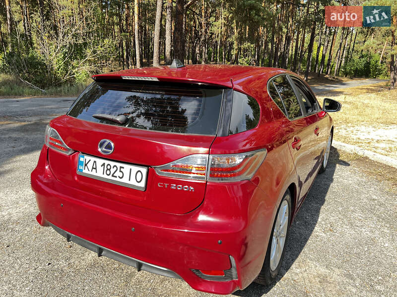 Хэтчбек Lexus CT 2013 в Киеве