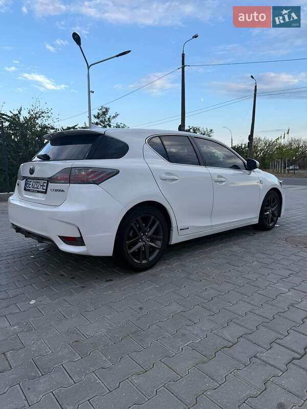 Хэтчбек Lexus CT 2014 в Южноукраинске