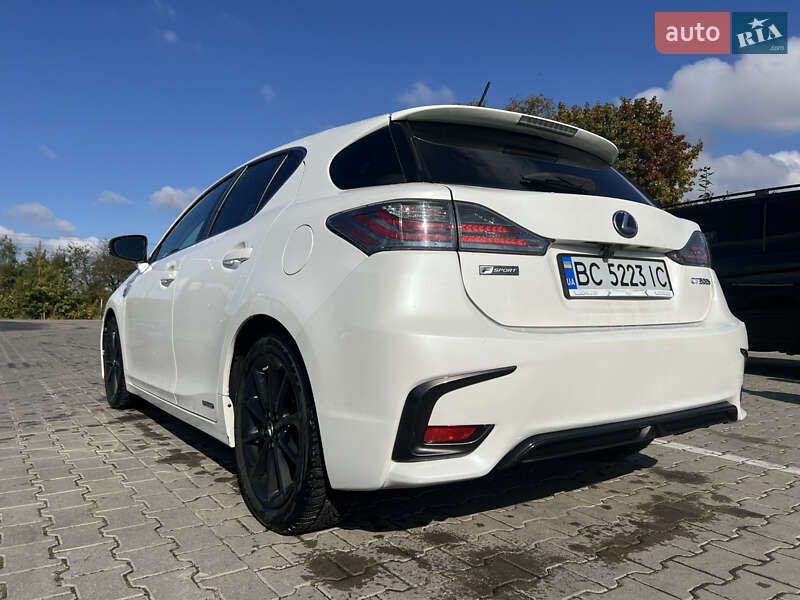 Хэтчбек Lexus CT 2012 в Радехове