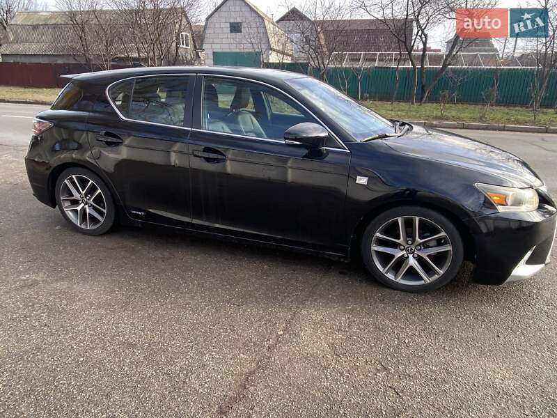 Хэтчбек Lexus CT 2015 в Киеве