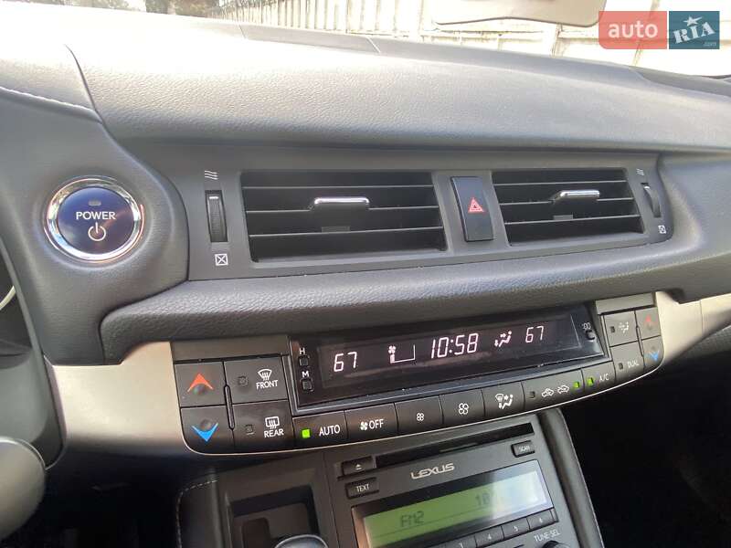 Хэтчбек Lexus CT 2015 в Киеве