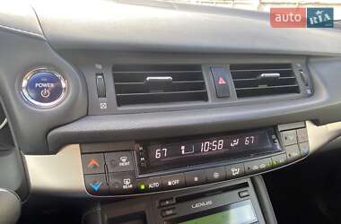 Хэтчбек Lexus CT 2015 в 