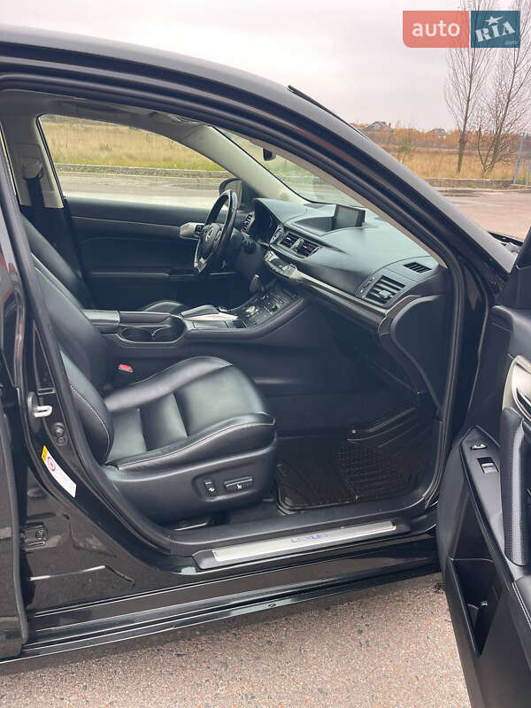 Хэтчбек Lexus CT 2016 в Киеве