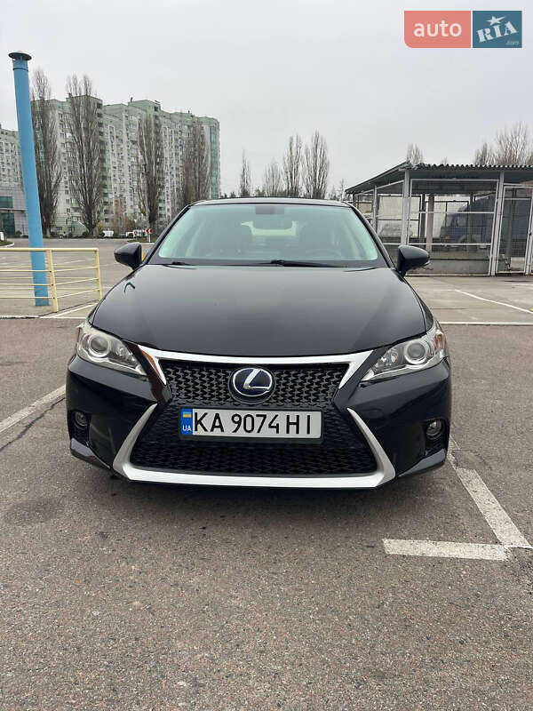 Хэтчбек Lexus CT 2016 в Киеве
