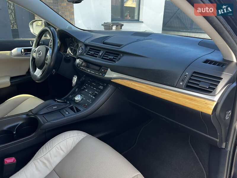 Хетчбек Lexus CT 2011 в Луцьку