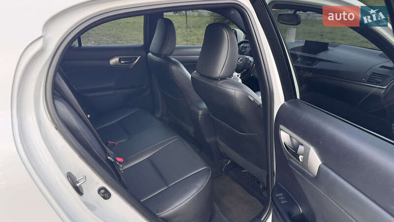 Хэтчбек Lexus CT 2014 в Киеве фото 12 Хэтчбек Lexus CT 2014 в Киеве