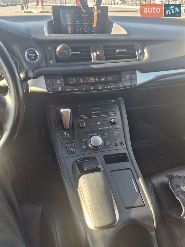 Хэтчбек Lexus CT 2015 в Киеве