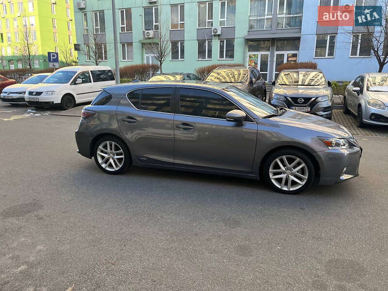 Хэтчбек Lexus CT 2015 в Киеве