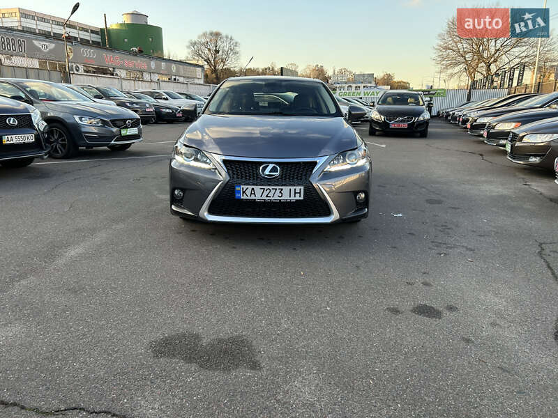Хэтчбек Lexus CT 2017 в Киеве
