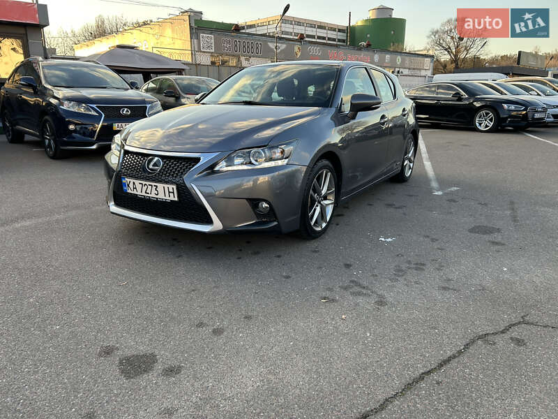 Хэтчбек Lexus CT 2017 в Киеве