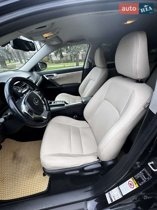 Хэтчбек Lexus CT 2011 в Николаеве