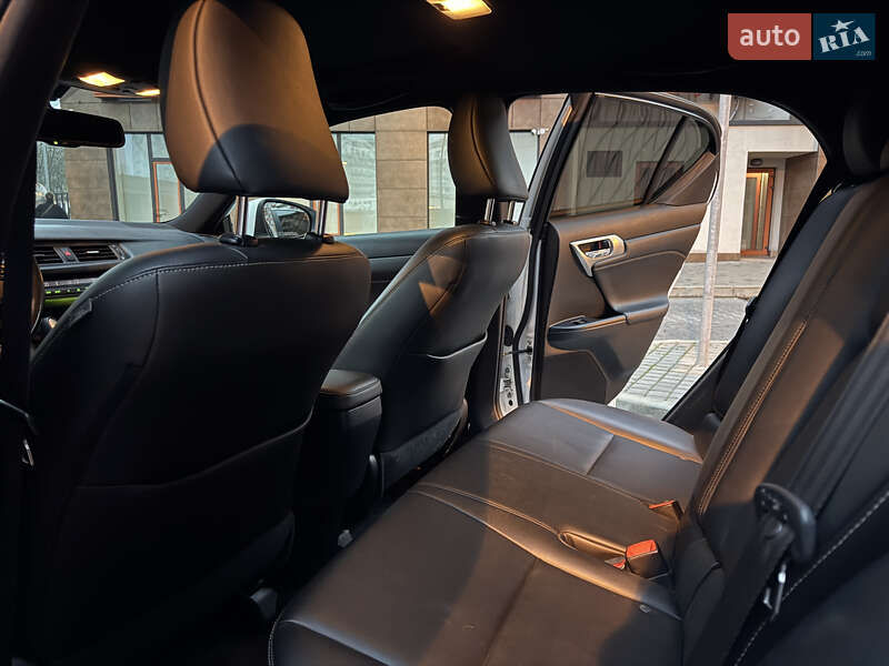 Хэтчбек Lexus CT 2014 в Киеве фото 20 Хэтчбек Lexus CT 2014 в Киеве
