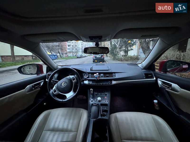 Хэтчбек Lexus CT 2012 в Мукачево