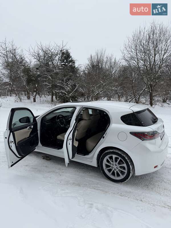 Хэтчбек Lexus CT 2012 в Львове