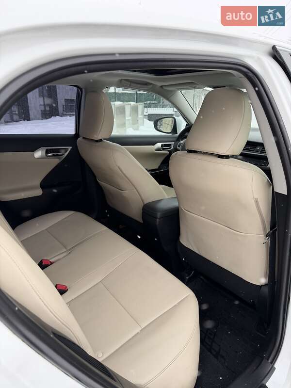 Хэтчбек Lexus CT 2012 в Львове