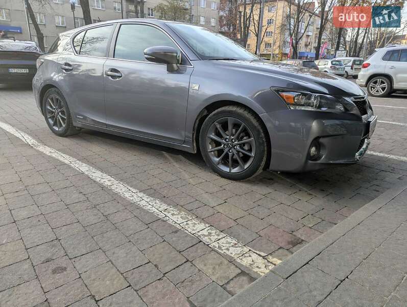 Хэтчбек Lexus CT 2012 в Ивано-Франковске
