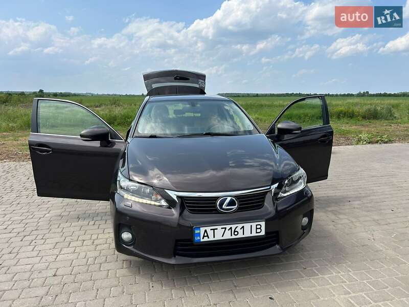 Хэтчбек Lexus CT 2011 в Ивано-Франковске
