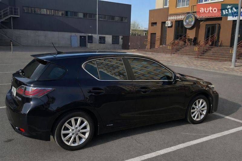 Хэтчбек Lexus CT 2011 в Киеве