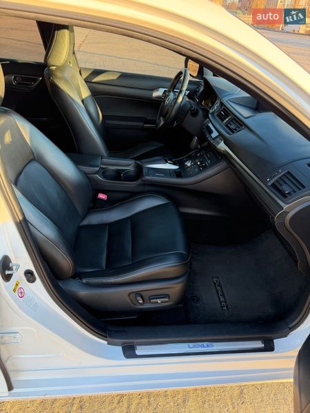 Хэтчбек Lexus CT 2014 в Южноукраинске