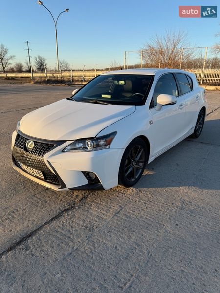 Хэтчбек Lexus CT 2014 в Южноукраинске