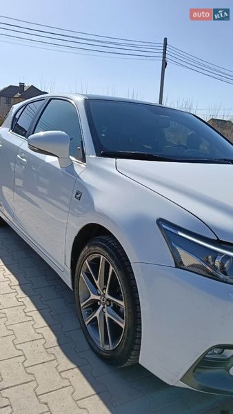 Хэтчбек Lexus CT 2016 в Виннице