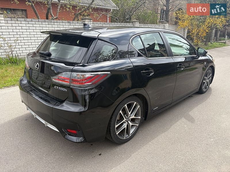 Хэтчбек Lexus CT 2015 в Киеве