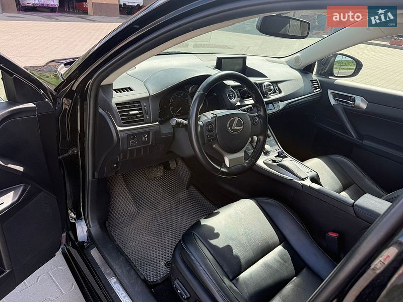 Хэтчбек Lexus CT 2016 в Киеве