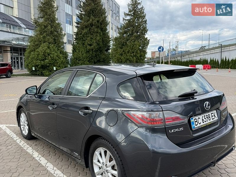 Хэтчбек Lexus CT 2011 в Львове