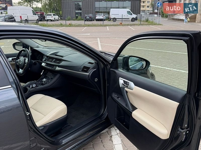 Хэтчбек Lexus CT 2011 в Львове