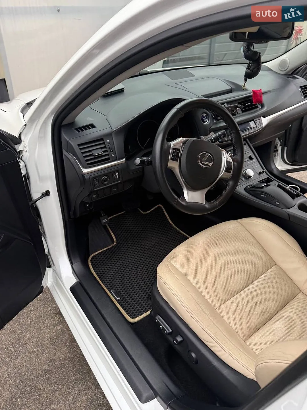 2011 Lexus CT - мініатюра 26