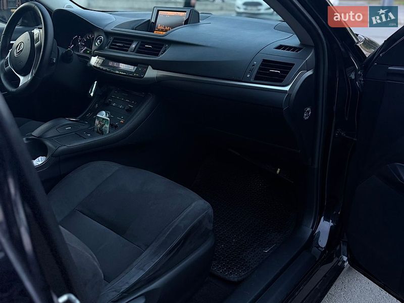 Хэтчбек Lexus CT 2012 в Львове