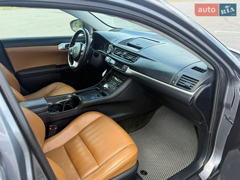 Хэтчбек Lexus CT 2012 в Днепре