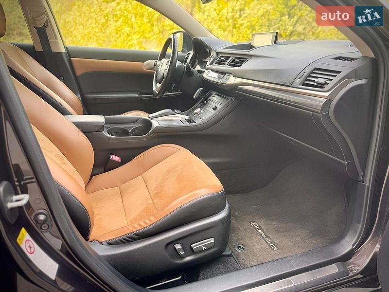 Хэтчбек Lexus CT 2015 в Львове