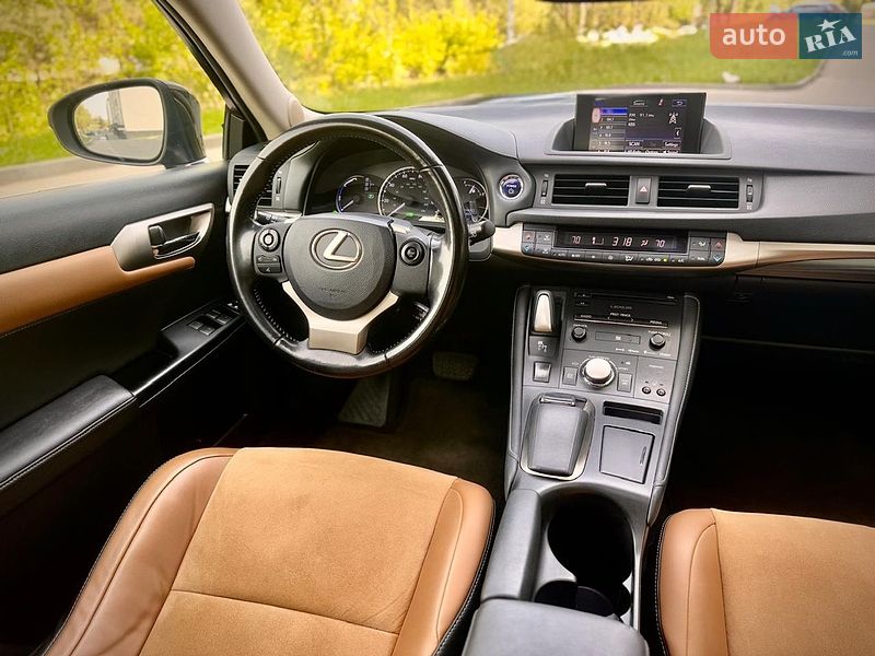 Хэтчбек Lexus CT 2015 в Львове