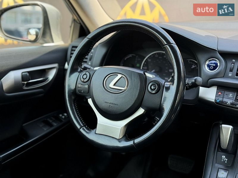 Хэтчбек Lexus CT 2015 в Киеве
