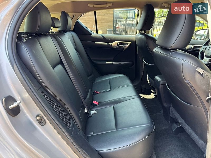 Хэтчбек Lexus CT 2015 в Киеве