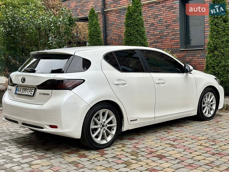 Хэтчбек Lexus CT 2011 в Тернополе