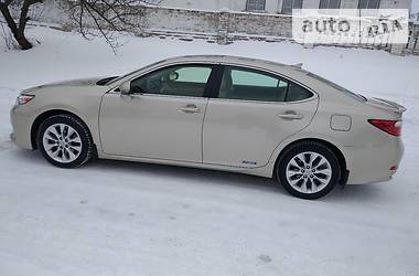 Седан Lexus ES 2013 в Прилуках