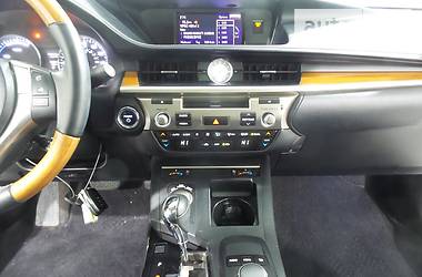 Седан Lexus ES 2014 в Ивано-Франковске